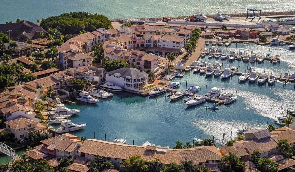 Benefits of Hiring an Escort for Your Vacation | Luxury Travel Guide