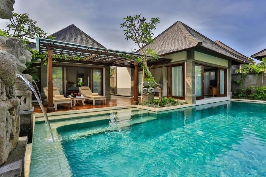 Why Choose a Private Villa Over a Resort
