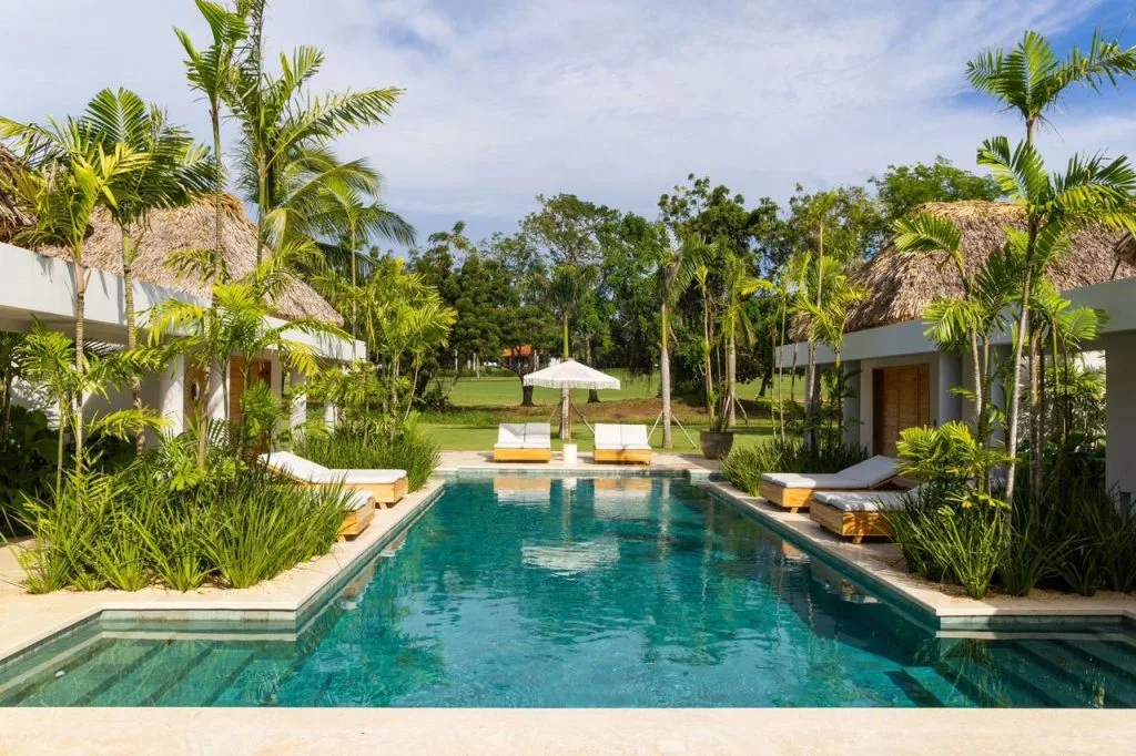 How to Hire Luxury Escorts with a Private Villa