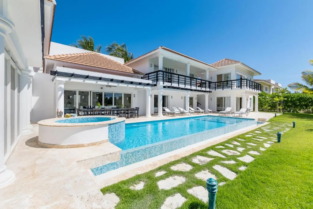 Pool View Villa with Jacuzzi & Chef at Cocotal Golf 