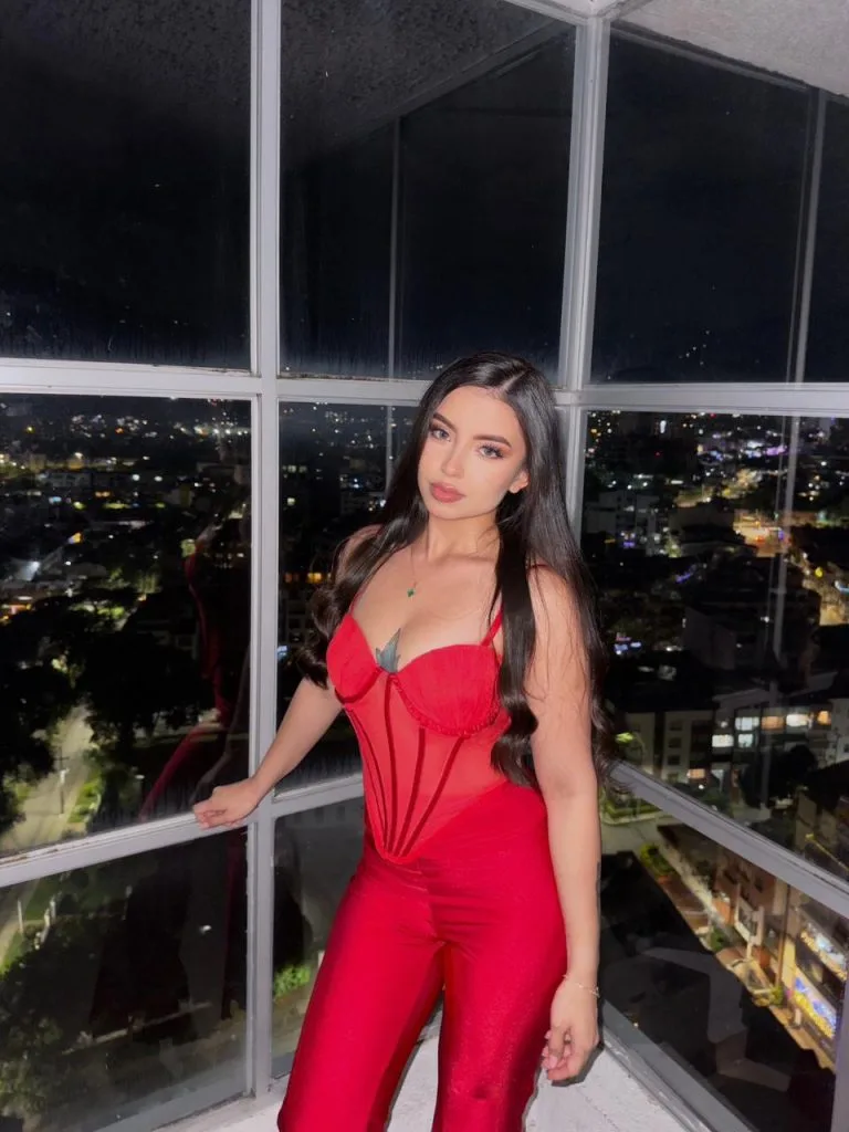 Nayeli Escort