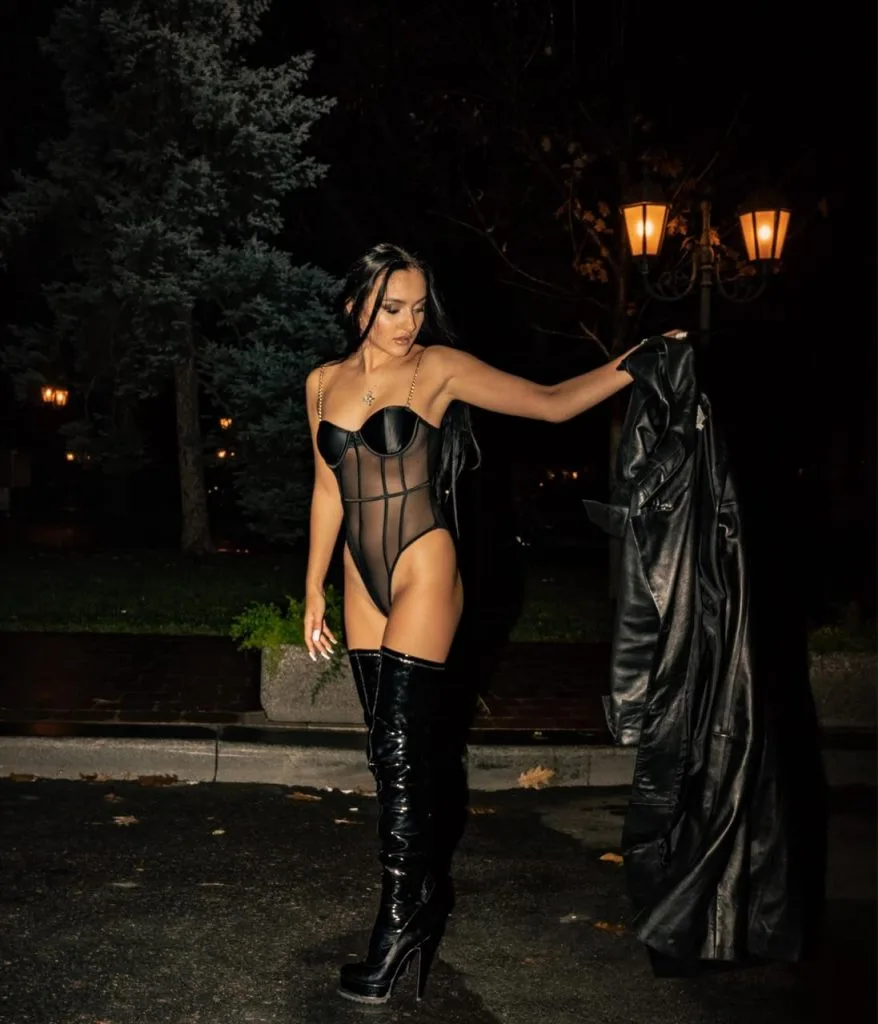 Viktoria Escorts